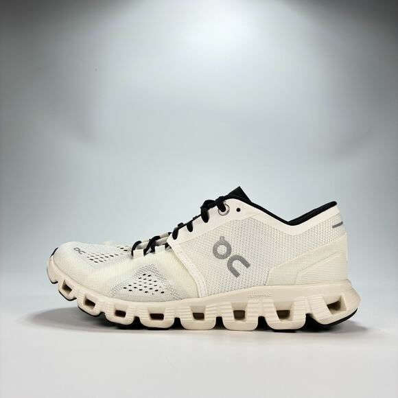 On Running Cloud X White Black Lace Up Running Shoes 40.99702 Women's Size 6 - Picture 4 of 10